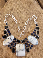 Collar elegante y magnífico