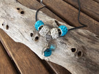 Collar de Cordón Negro con Cuentas Pavé y Colgante Turquesa – Estilo Pandora