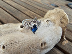 Bonito anillo de forma de tiara