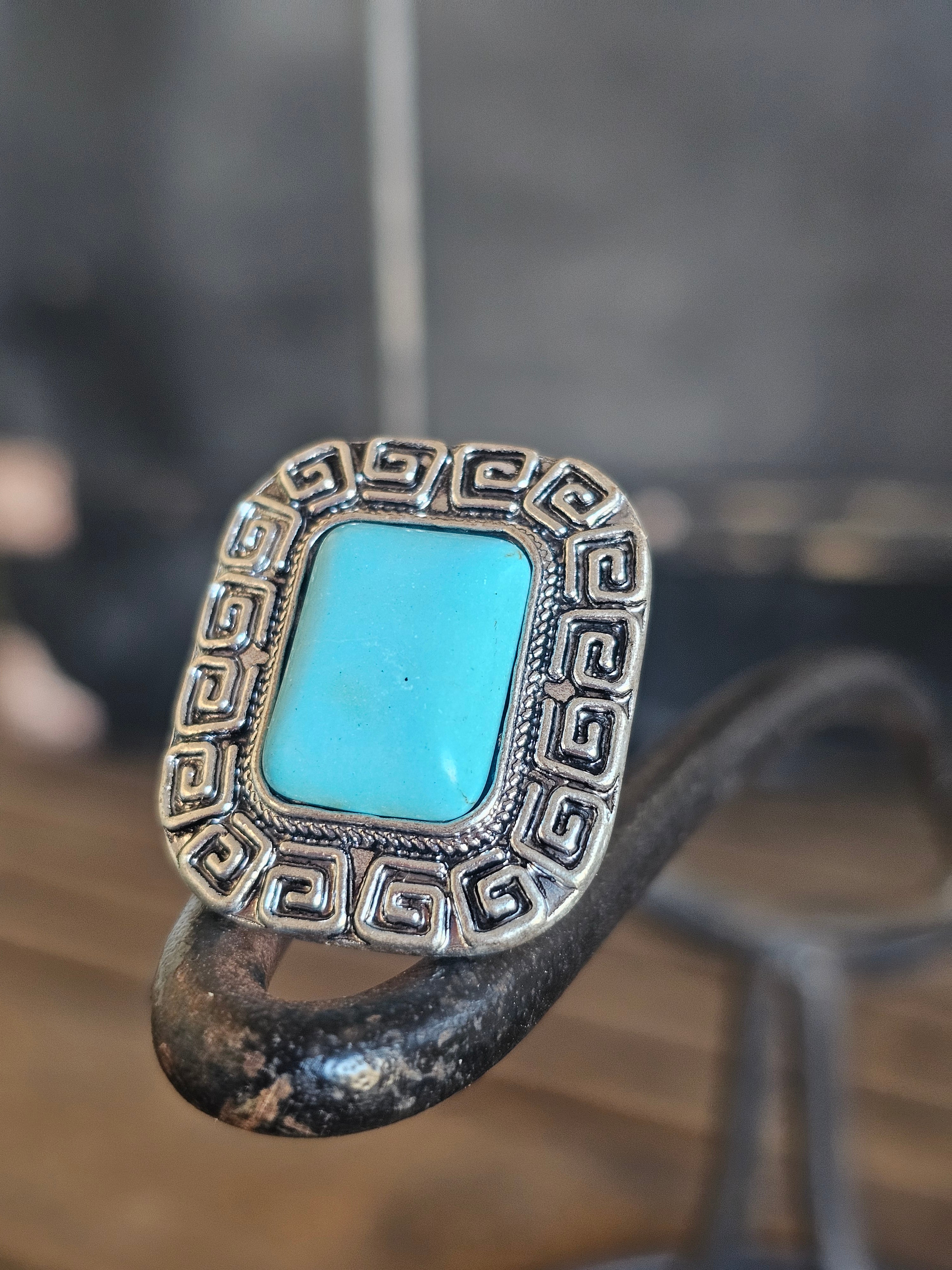 Cuadrado anillo estilo victoriano y bohemio