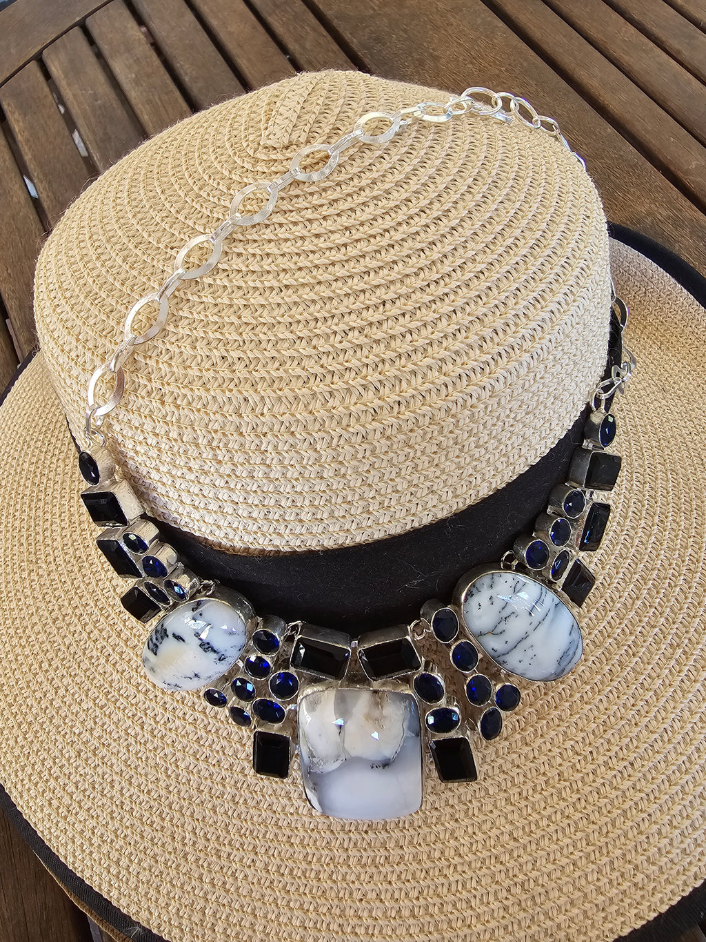 Collar elegante y magnífico