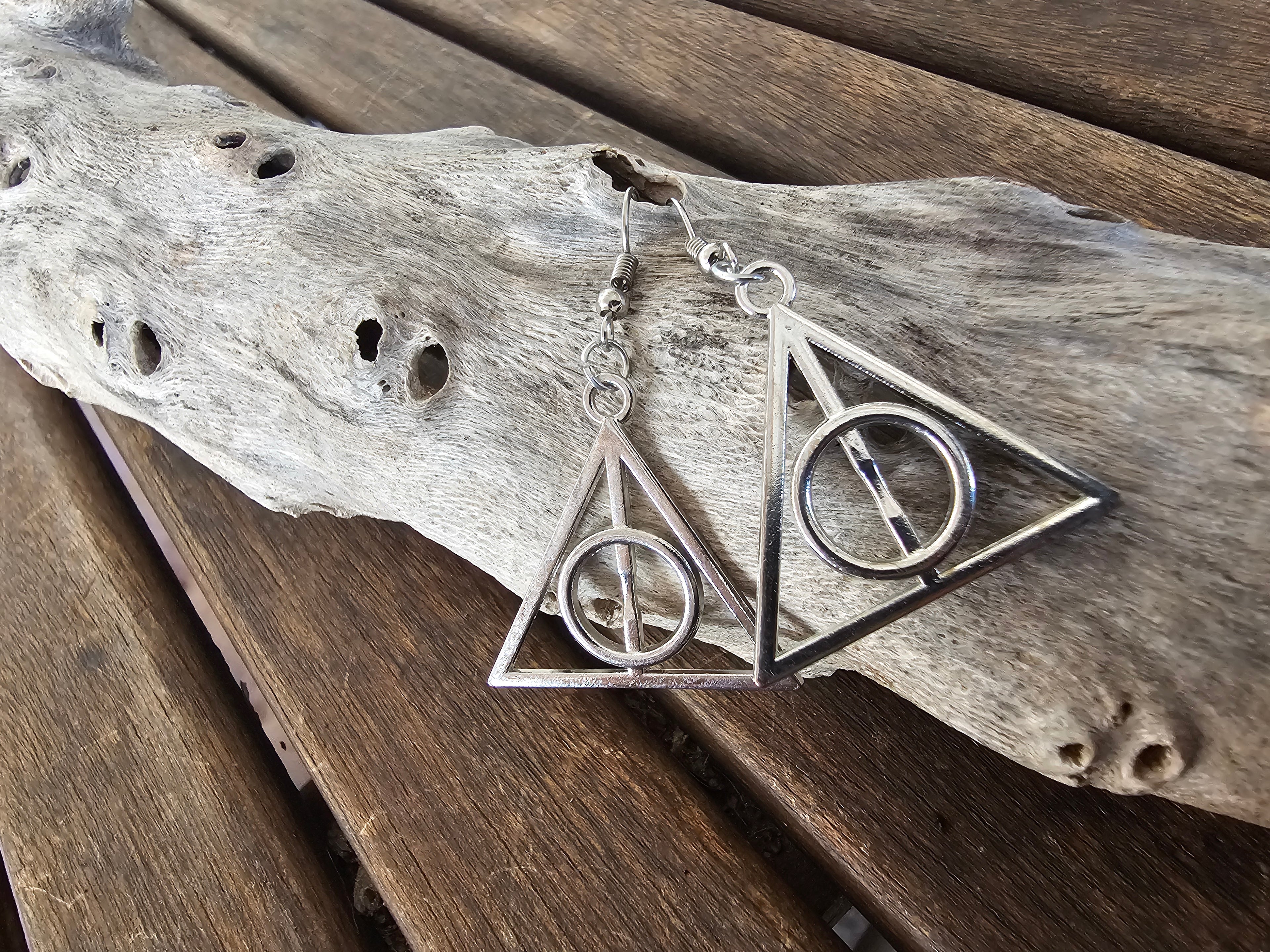 Pendientes Colgantes Reliquias de la Muerte – Plata Brillante