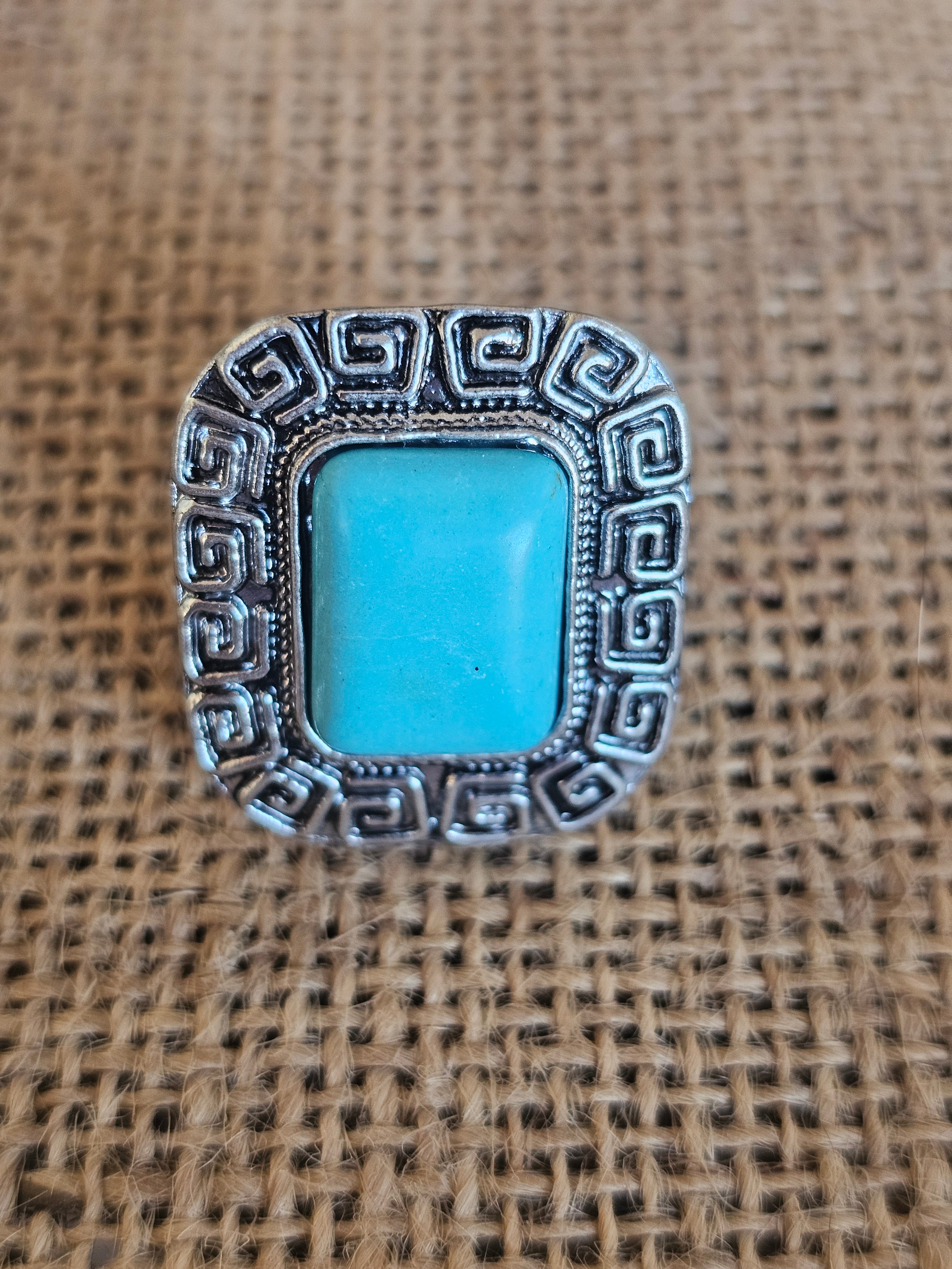Cuadrado anillo estilo victoriano y bohemio
