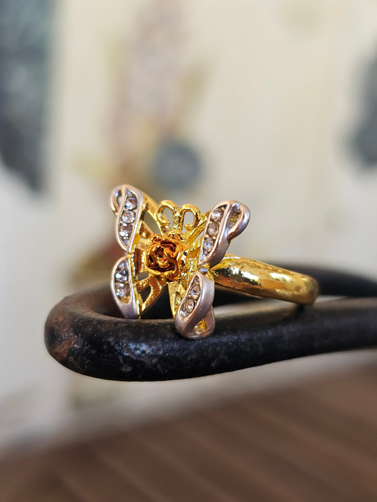 Un anillo en forma de mariposa