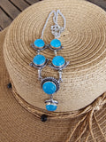 Lindo collar azul para cualquier ocasión