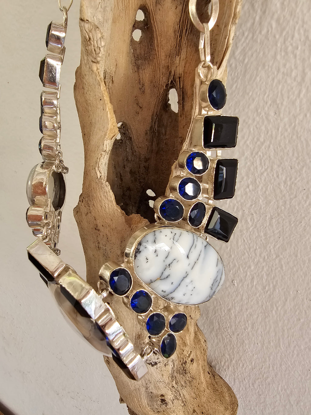 Collar elegante y magnífico