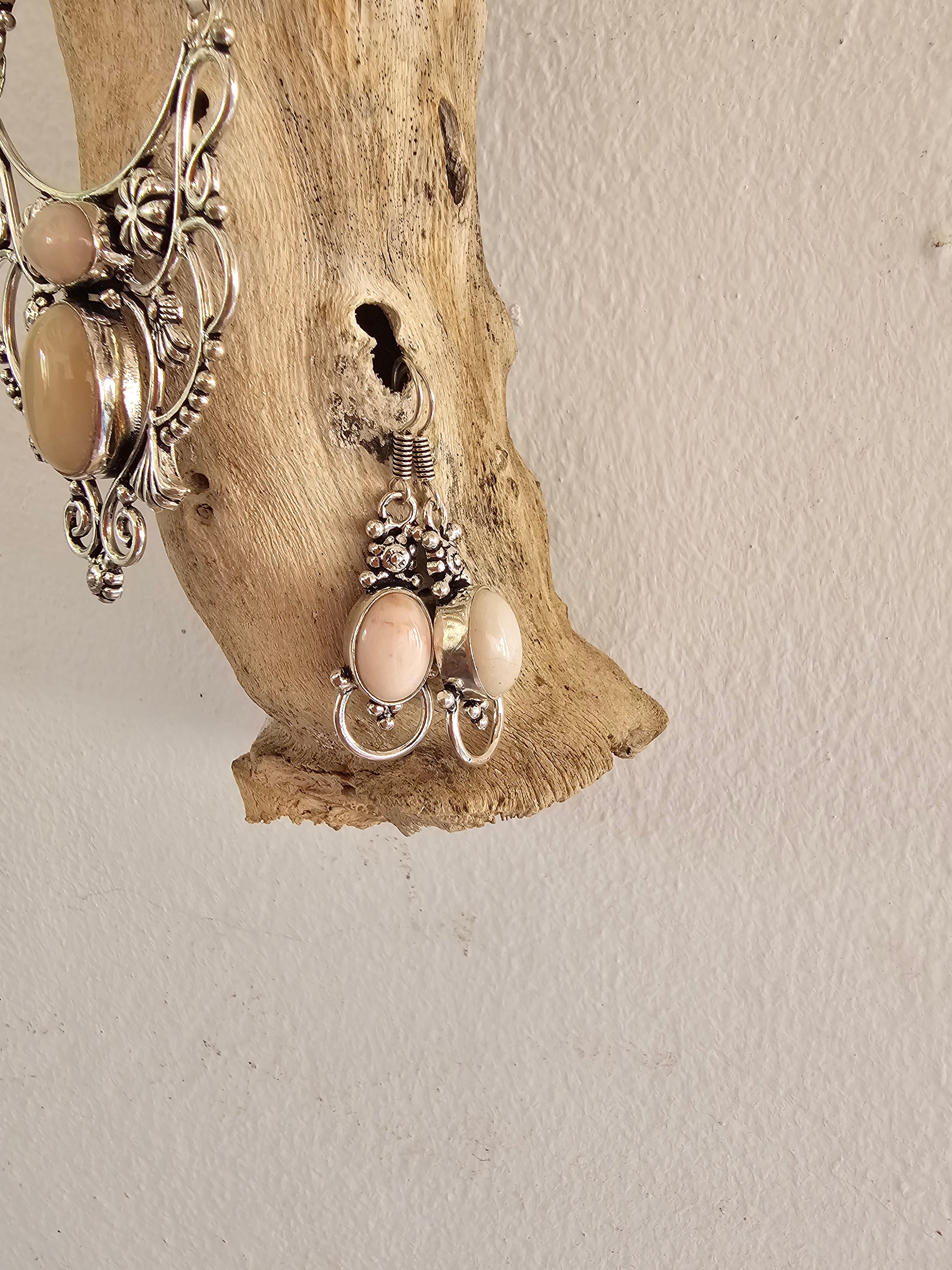 Conjunto de collar y pendientes
