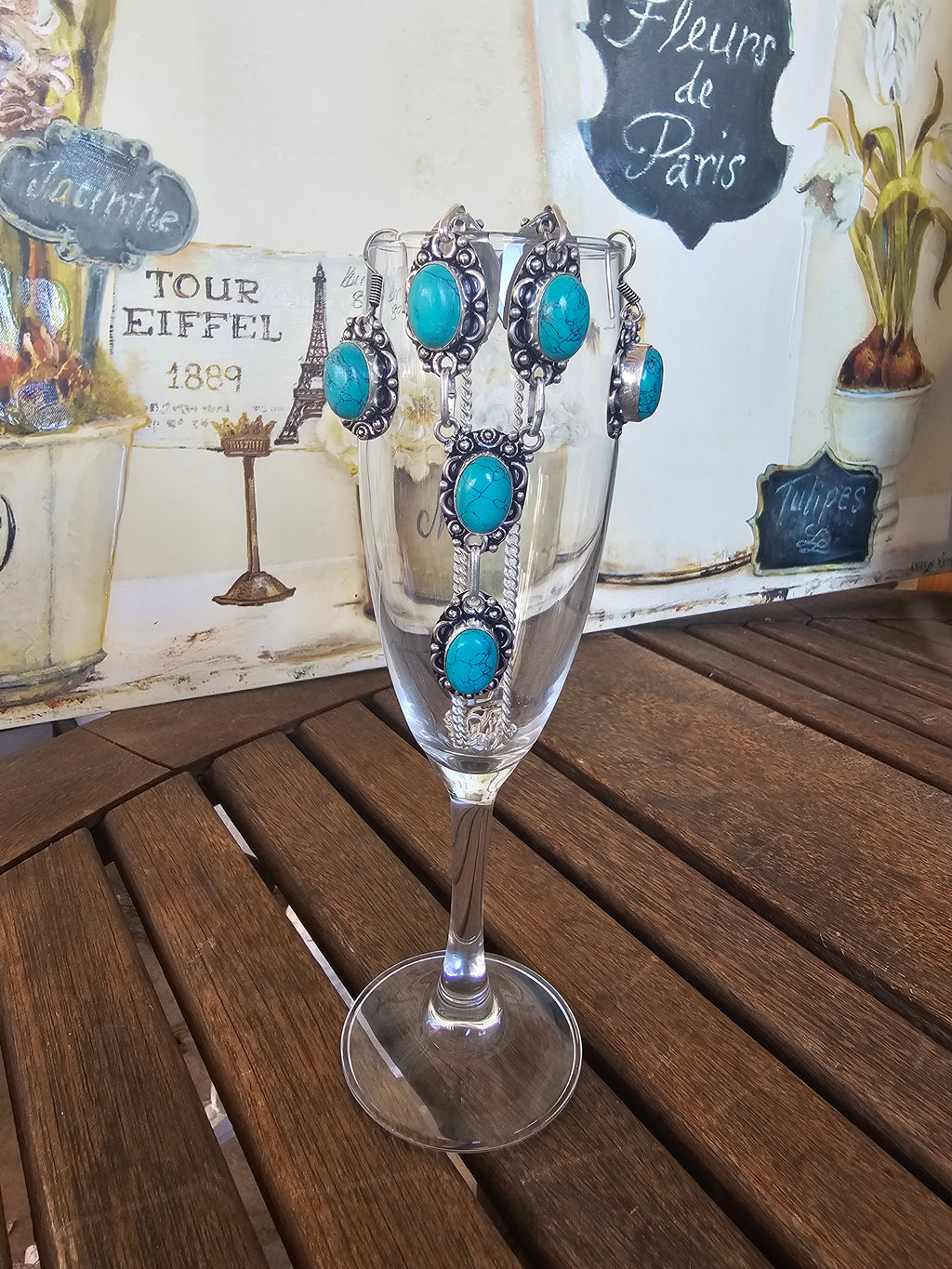 Conjunto de collar y pendientes turquesa