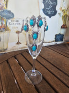 Conjunto de collar y pendientes turquesa