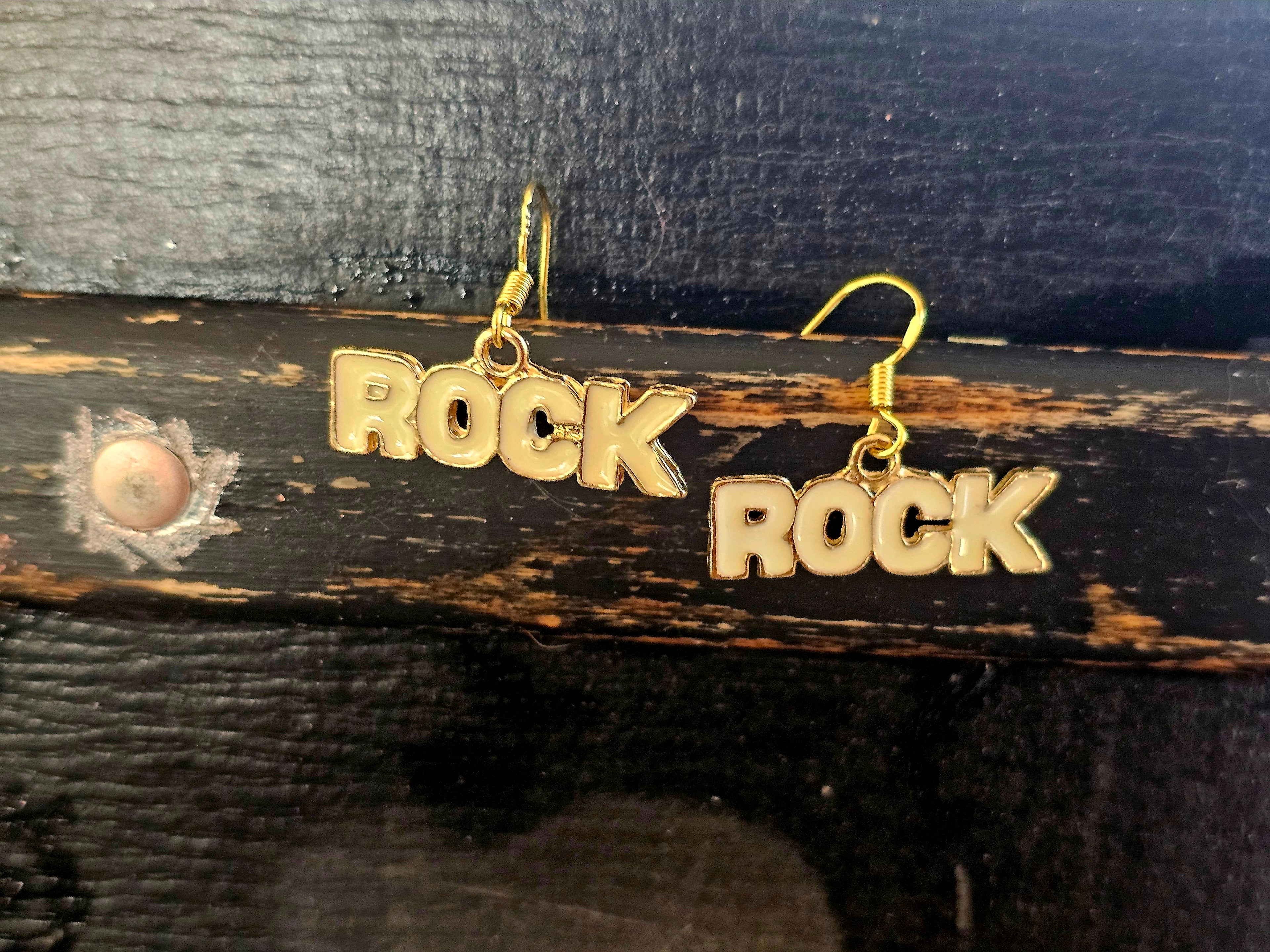 Cool pendientes de🤘rock