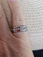 Anillo plateado con cristales
