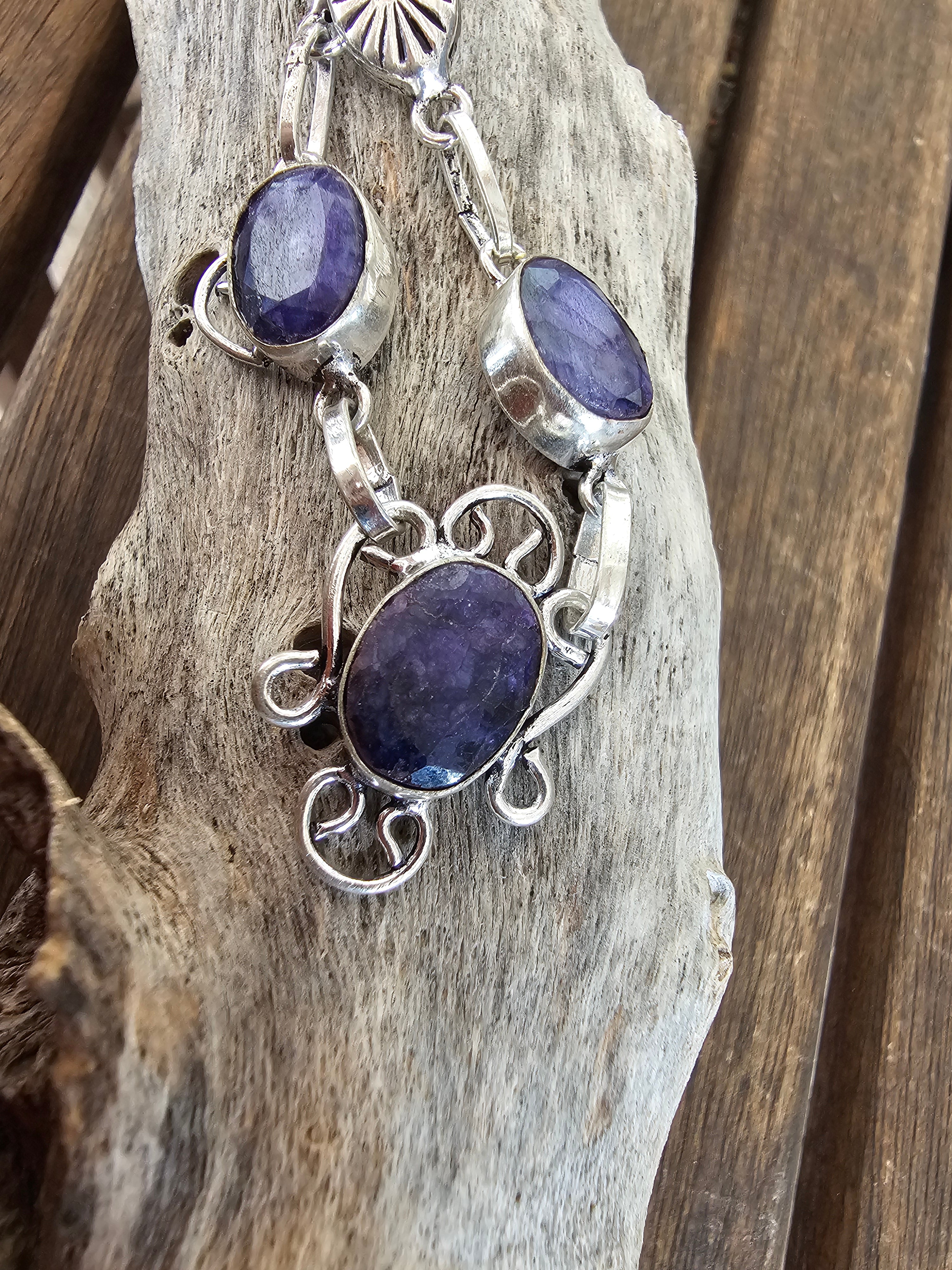 Romántico collar lavalier