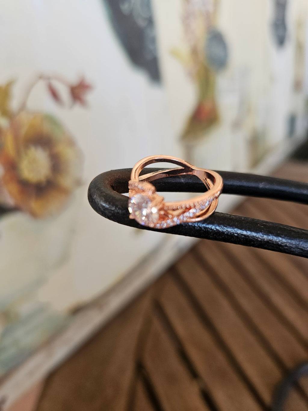 Lindo anillo de color oro rosa