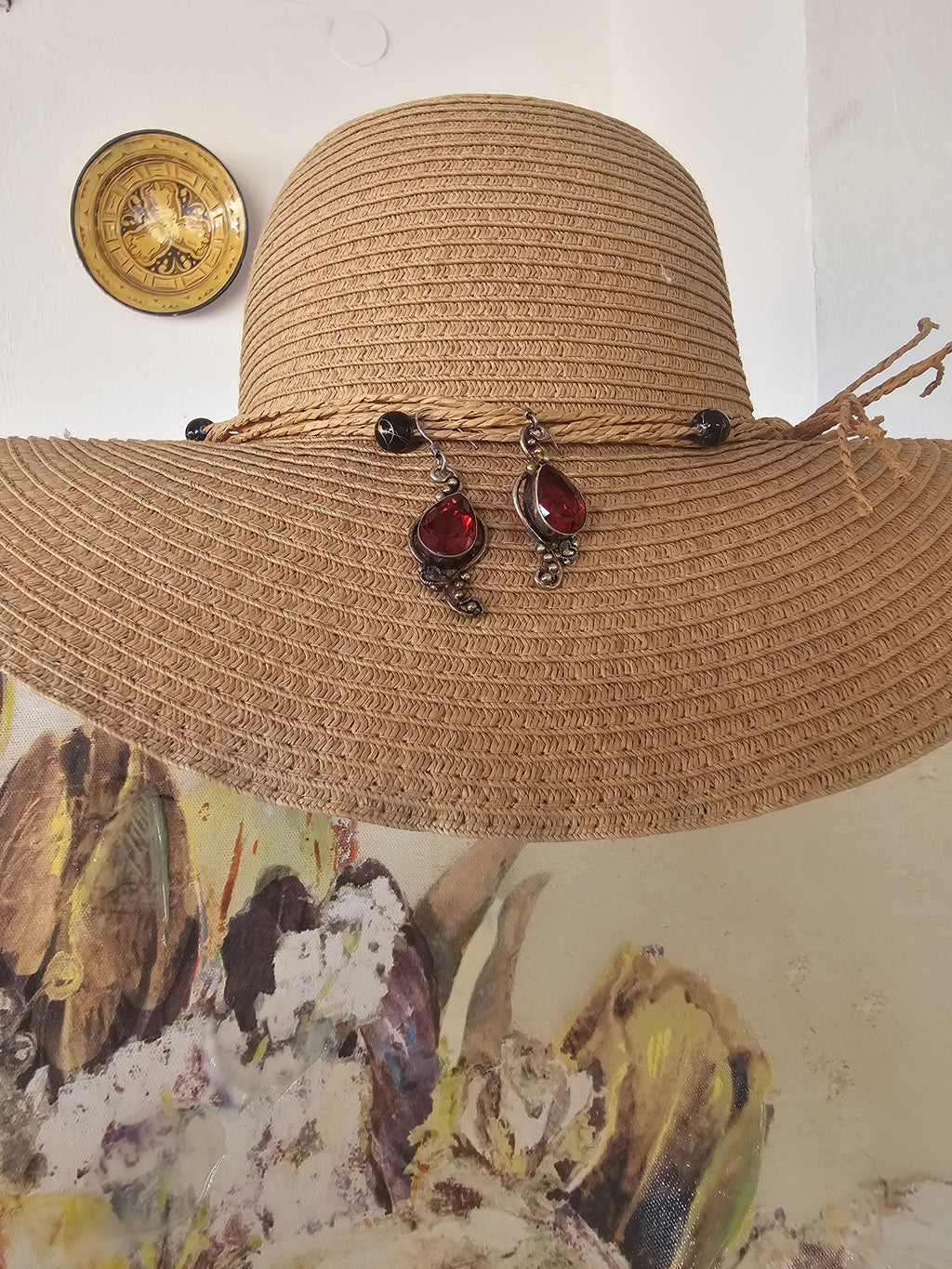 Elegantes pendientes con cristales rojos