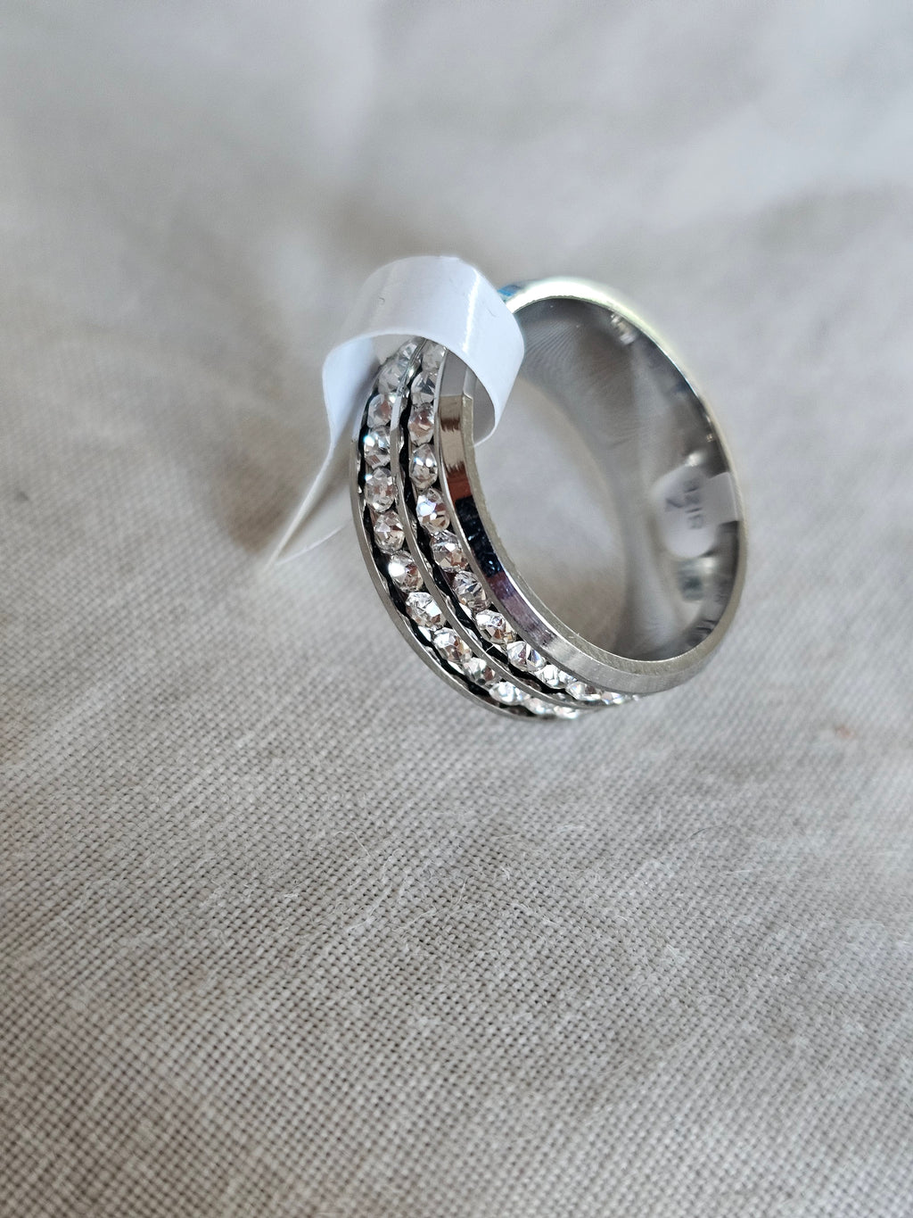 Anillo de dos filas de cristales