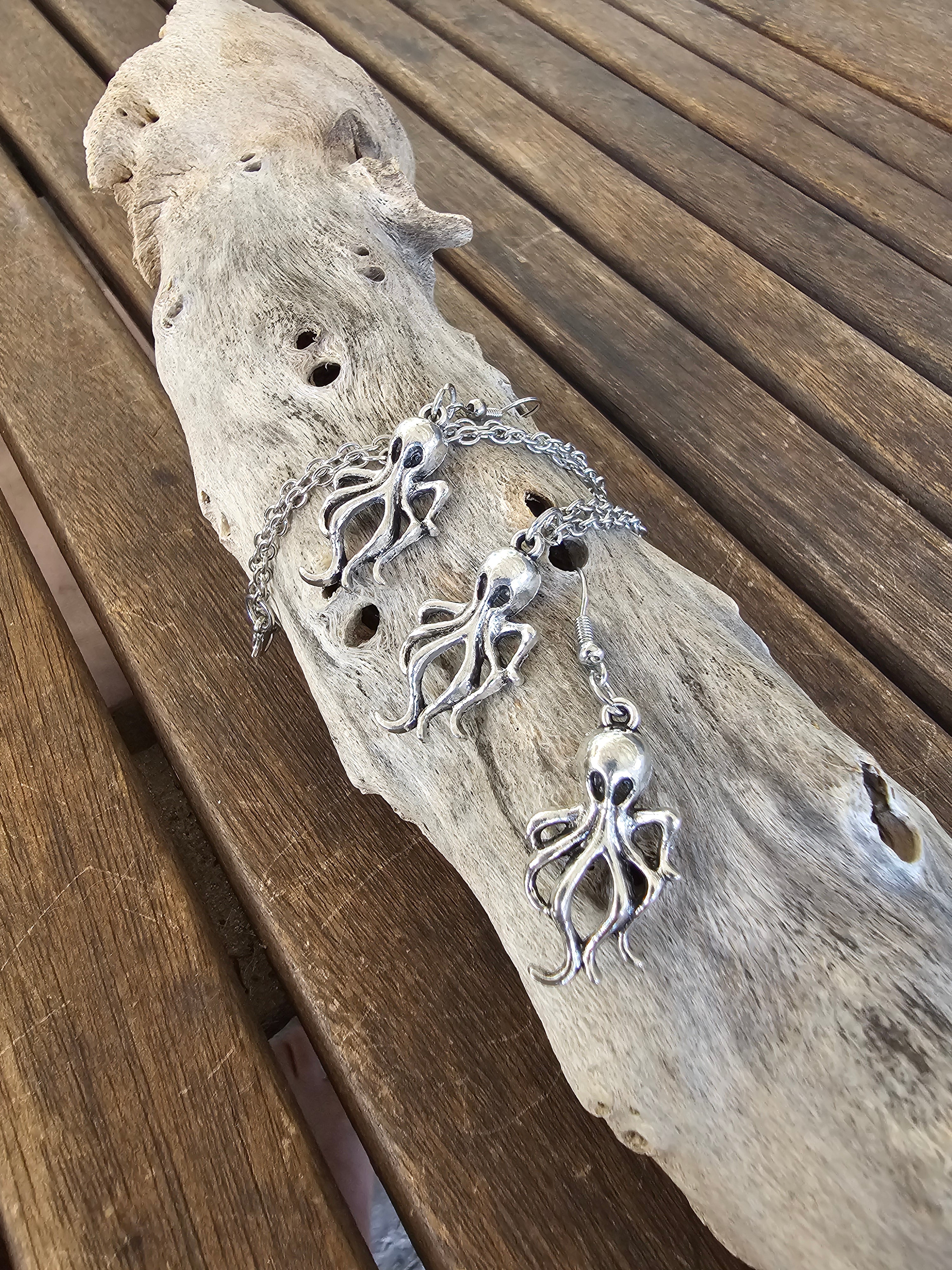Conjunto de Collar y Pendientes Pulpo – Plata Envejecida