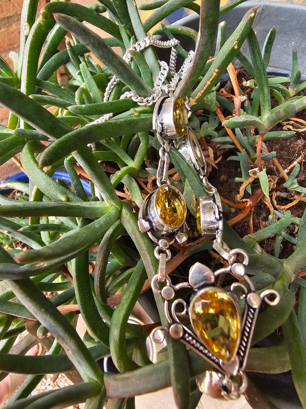 Romántico collar lavalier