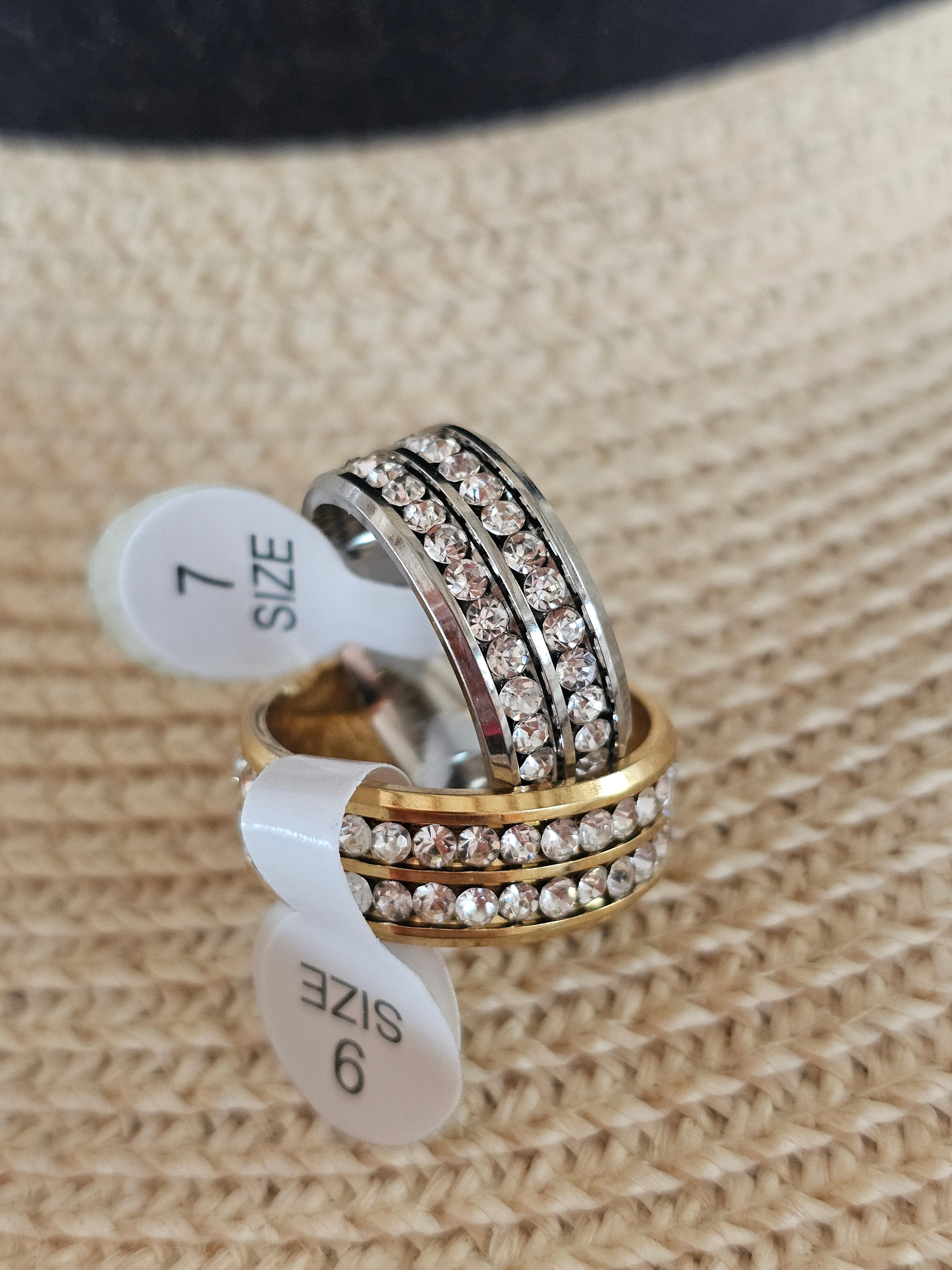 Anillo de dos filas de cristales
