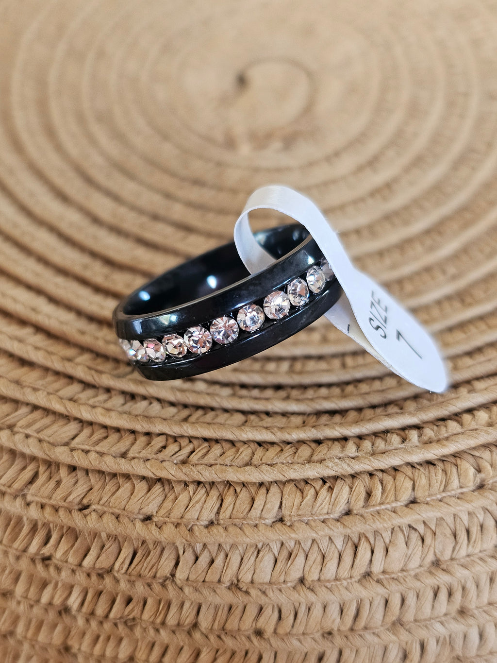 Anillo con cristales, varios colores