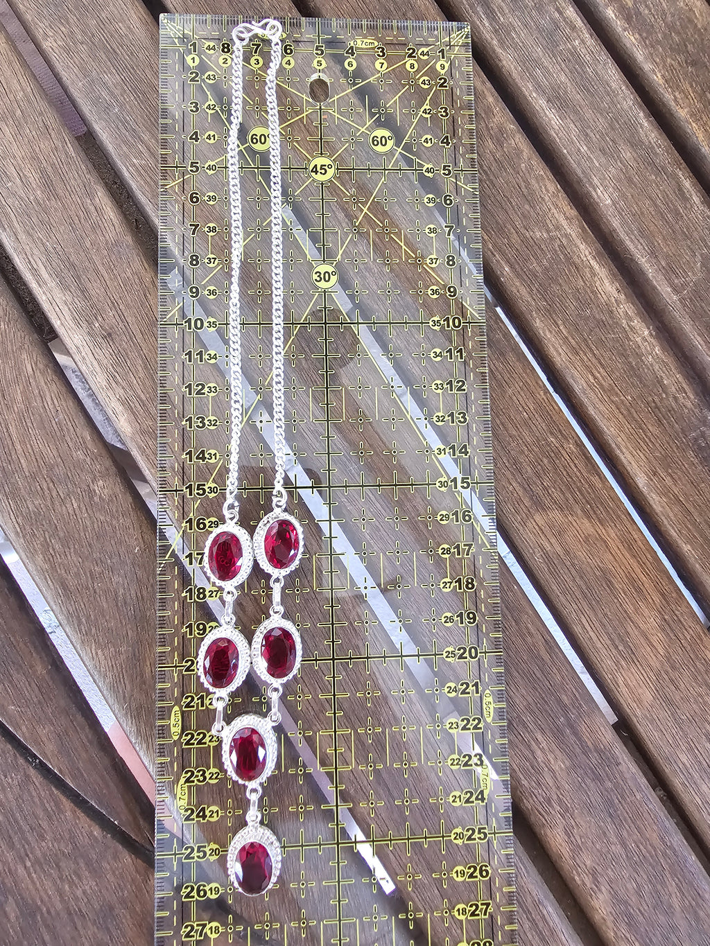 Lindo collar rojo para cualquier ocasión