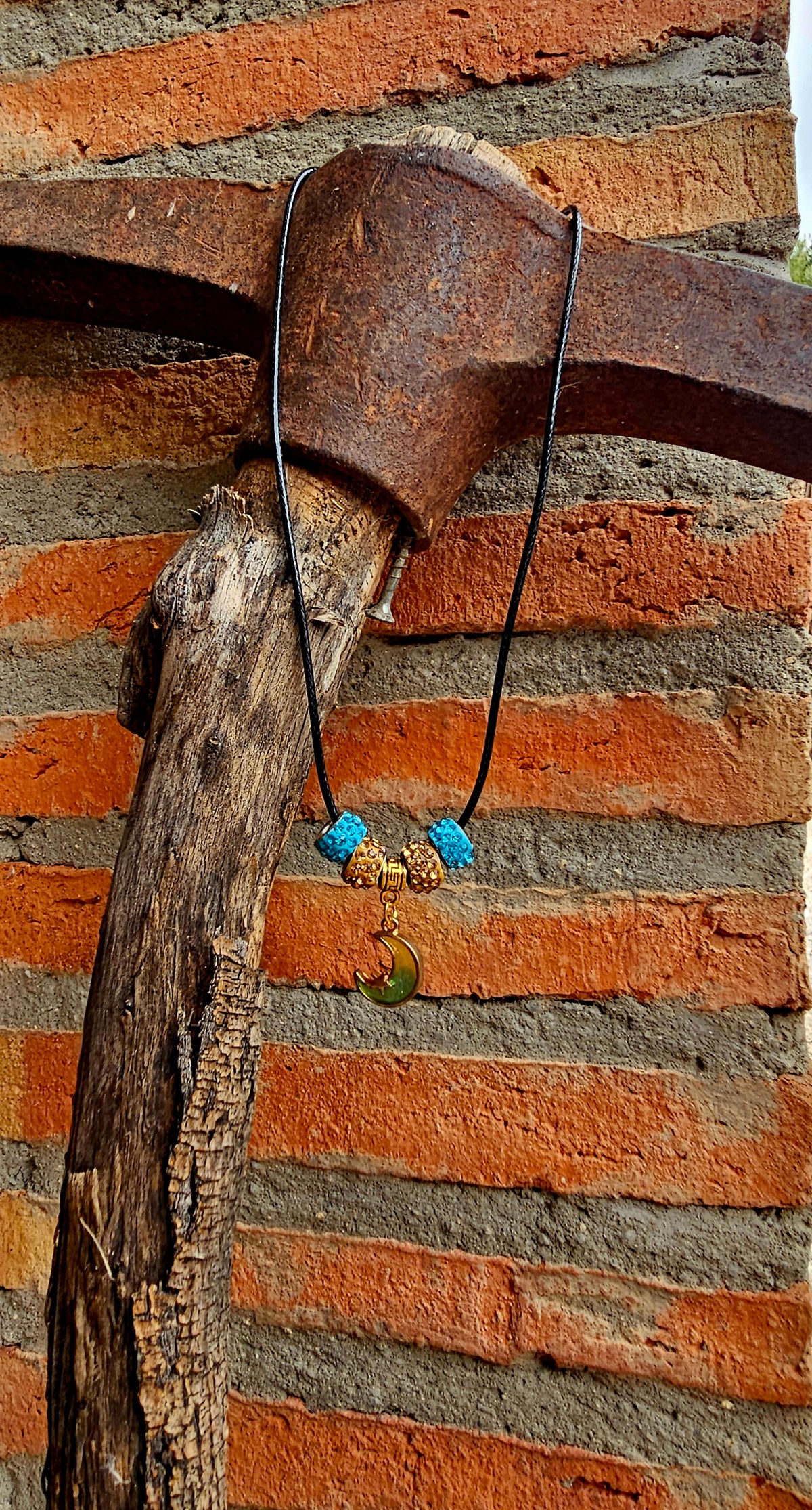 Collar Místico con Colgante de Luna, Estrella y Charms Brillantes