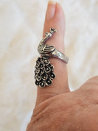 Anillo magnífico de pavo real