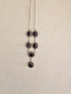 Lindo collar púrpura para cualquier ocasión