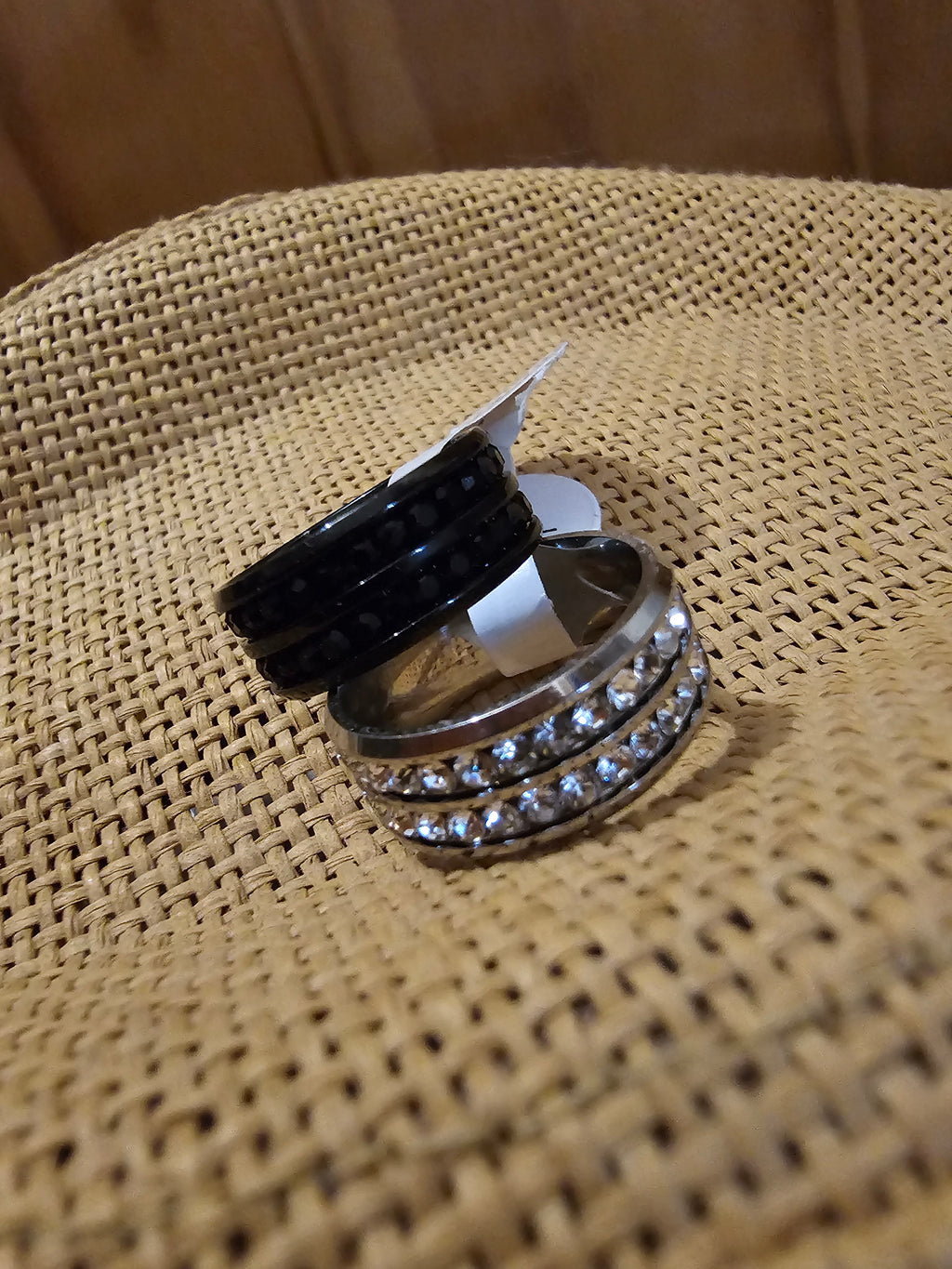 Anillo de dos filas de cristales