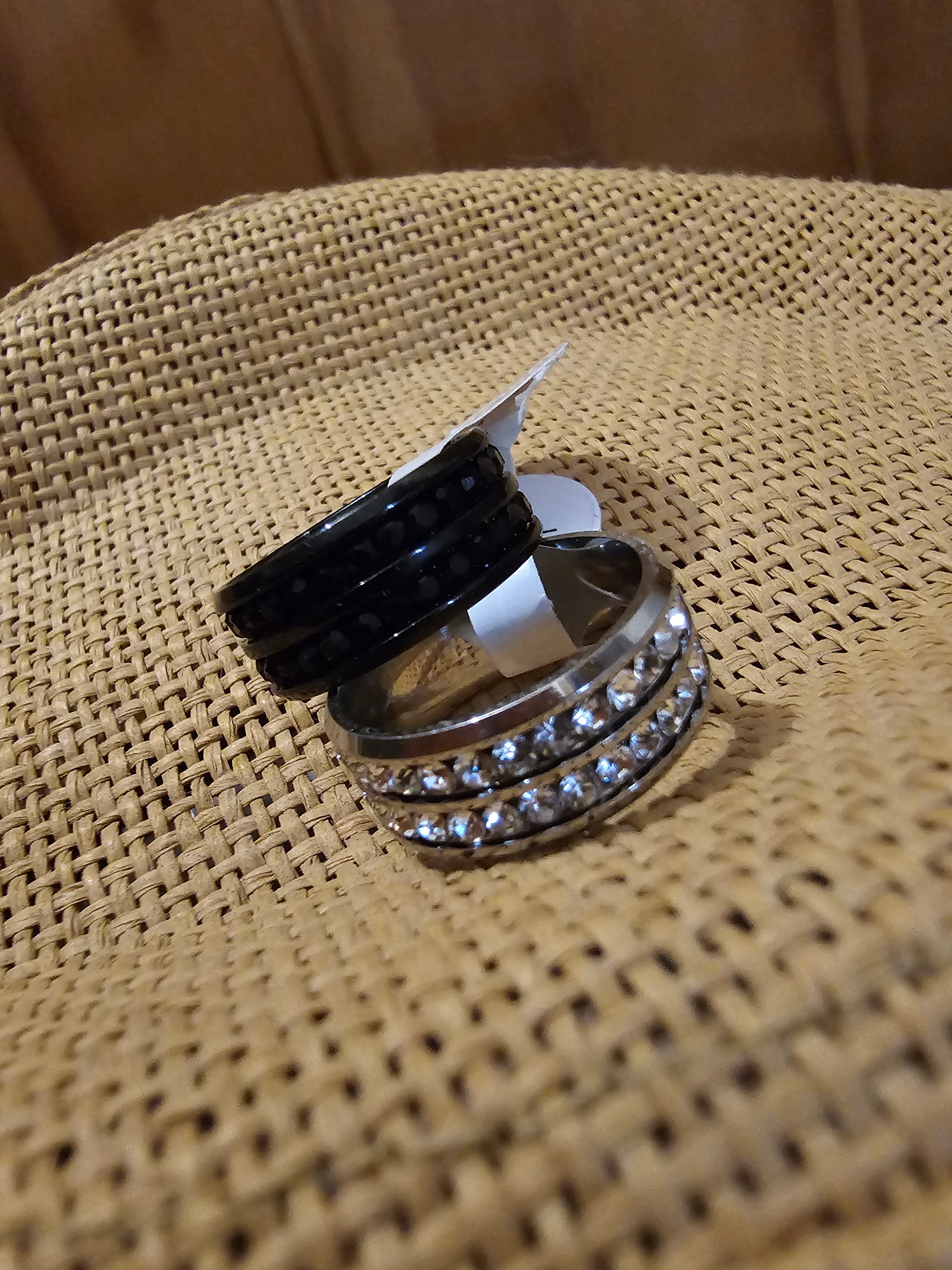Anillo de dos filas de cristales