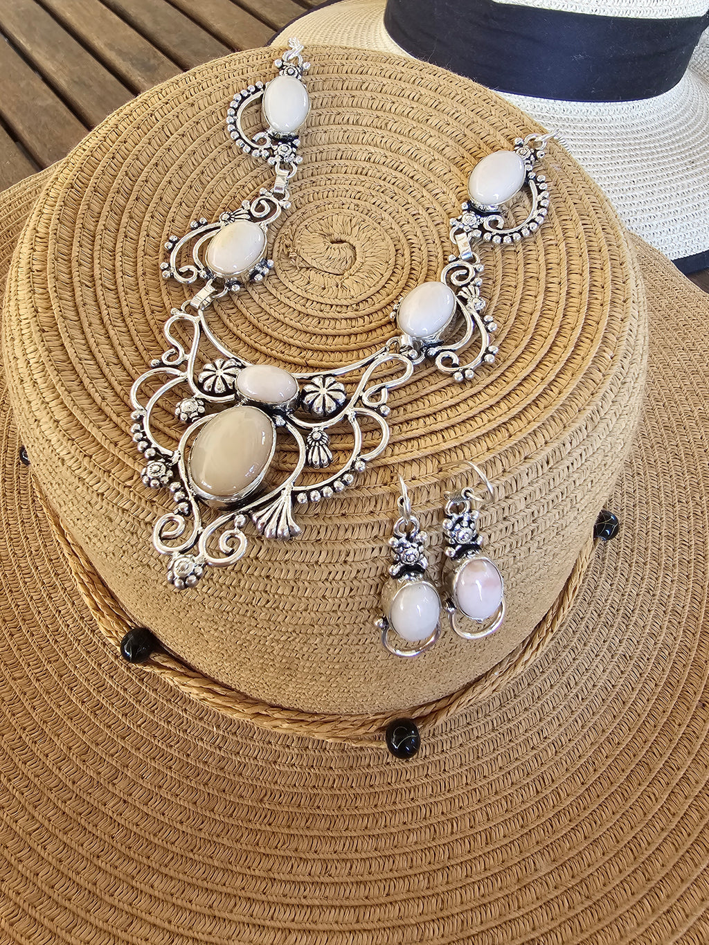 Conjunto de collar y pendientes