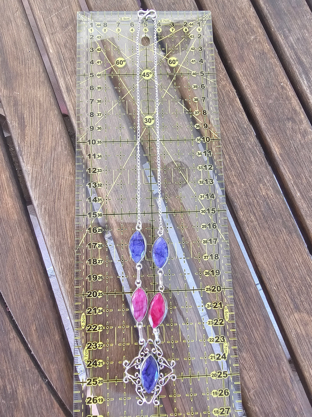 Lindo collar púrpura y pink para cualquier ocasión