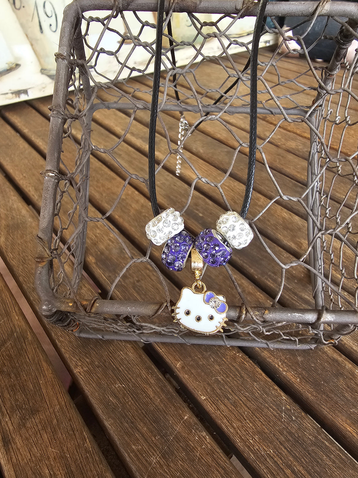 Collar con Dije de Gatita y Charms de Cristal