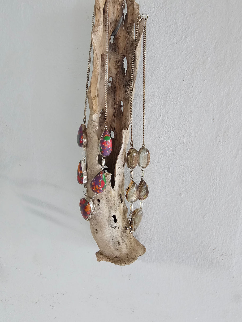 Collar brillante con detalles