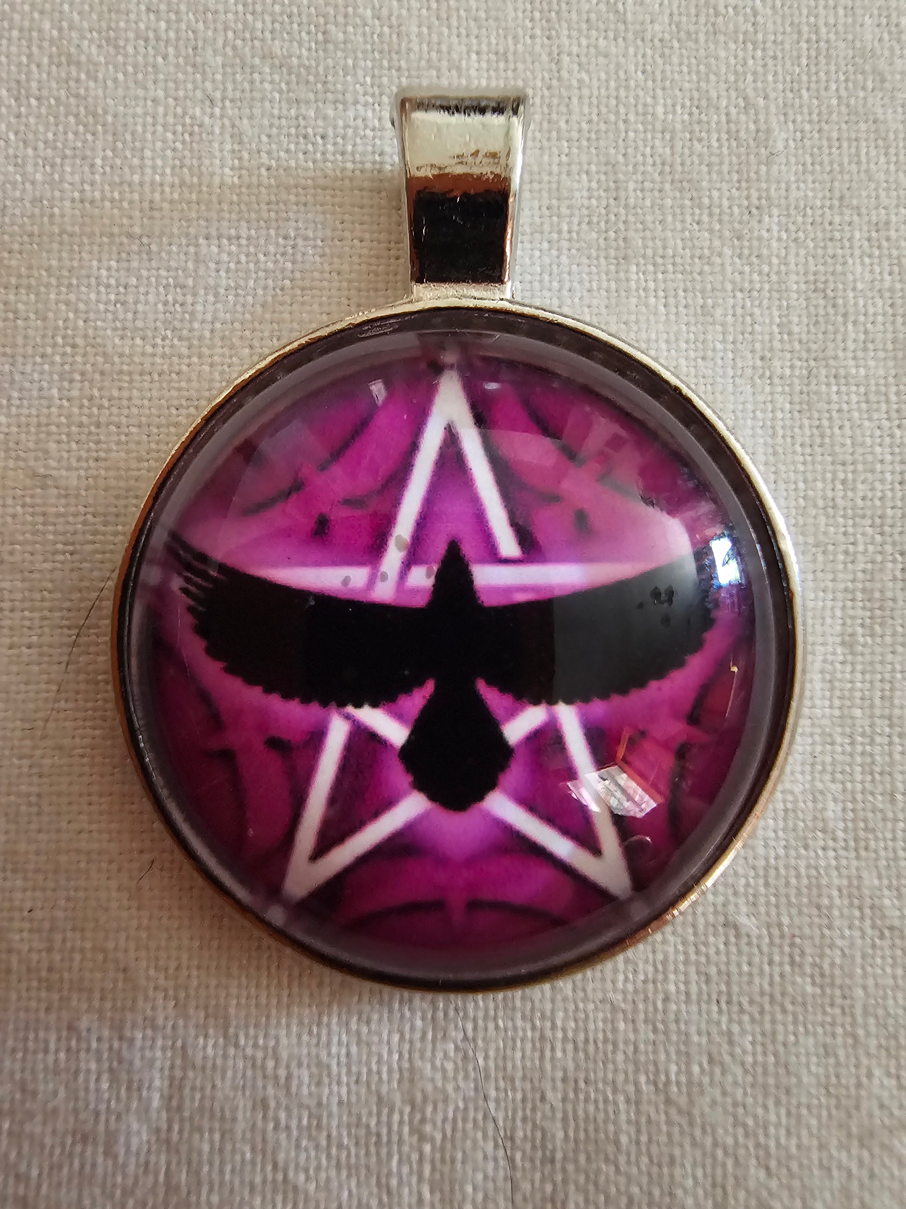 Dibujo de  pentagrama con bruja cuervo
