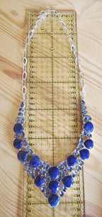 Collar azul bisutería