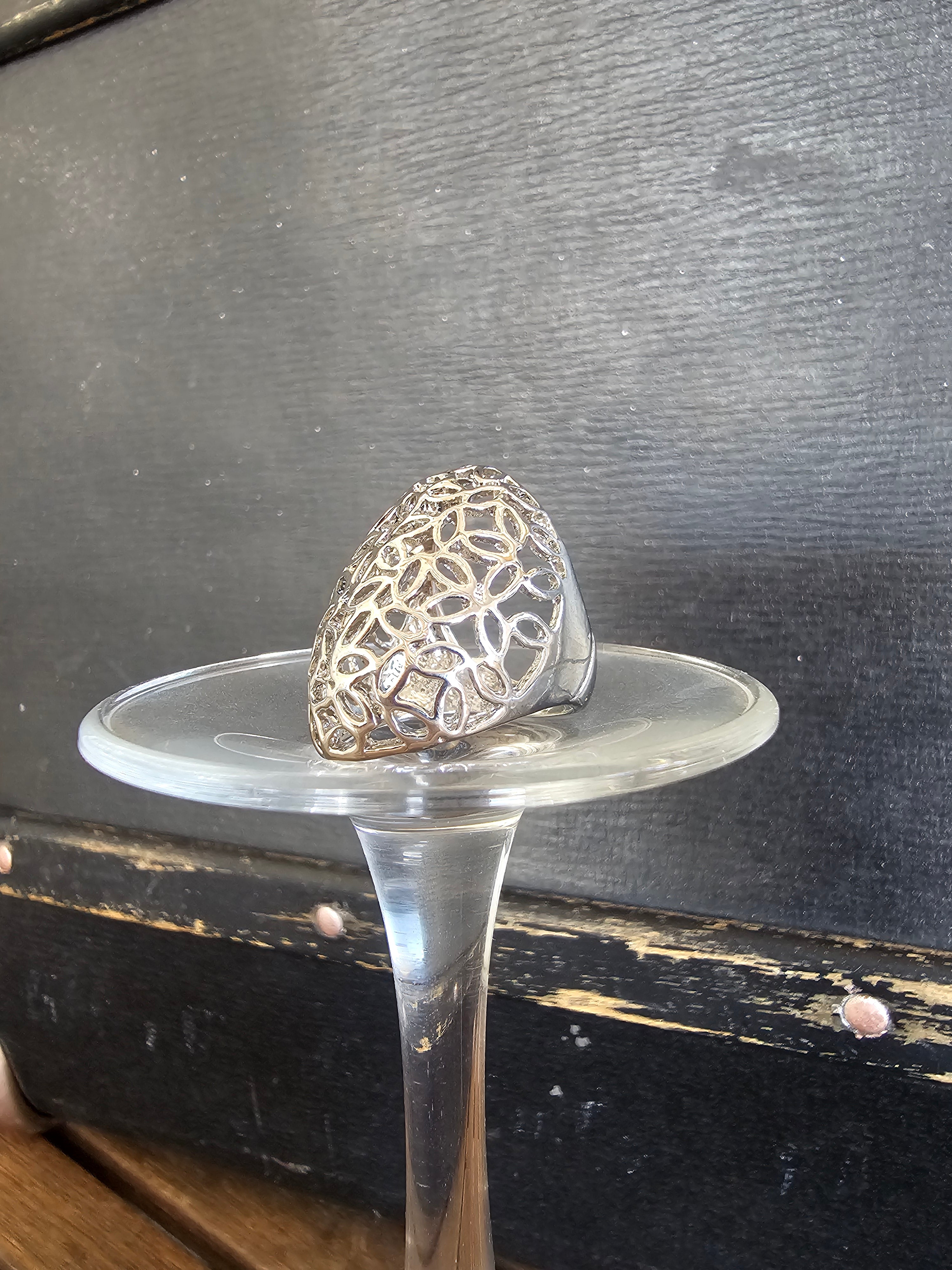 Magnífico anillo de statement
