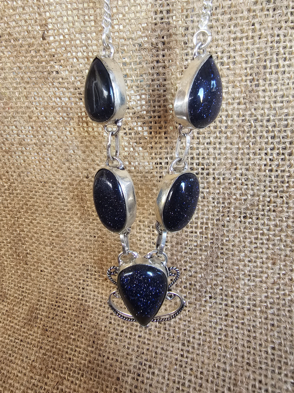 Brillante collar con detalles