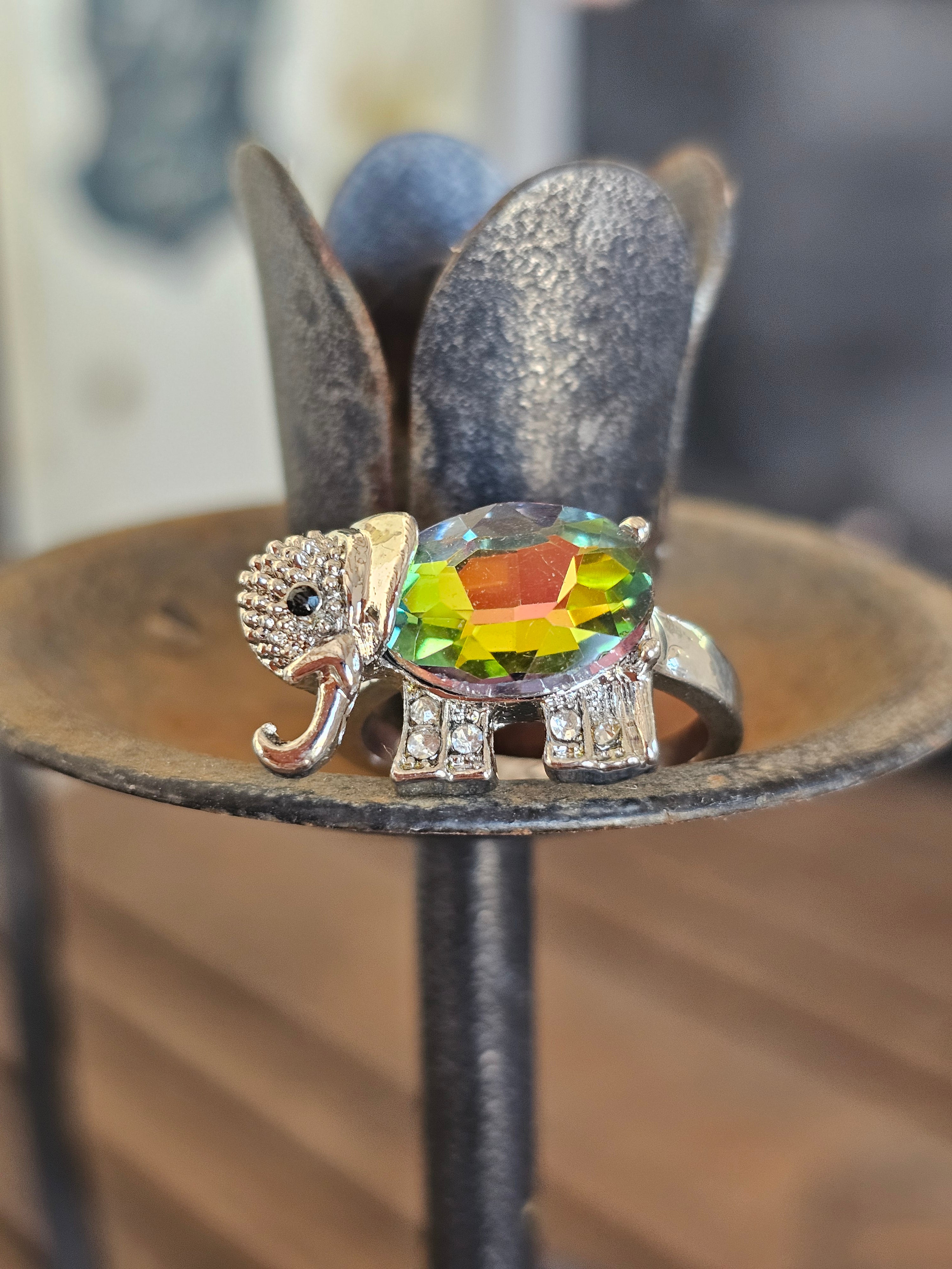 Divertido anillo en forma de elefante