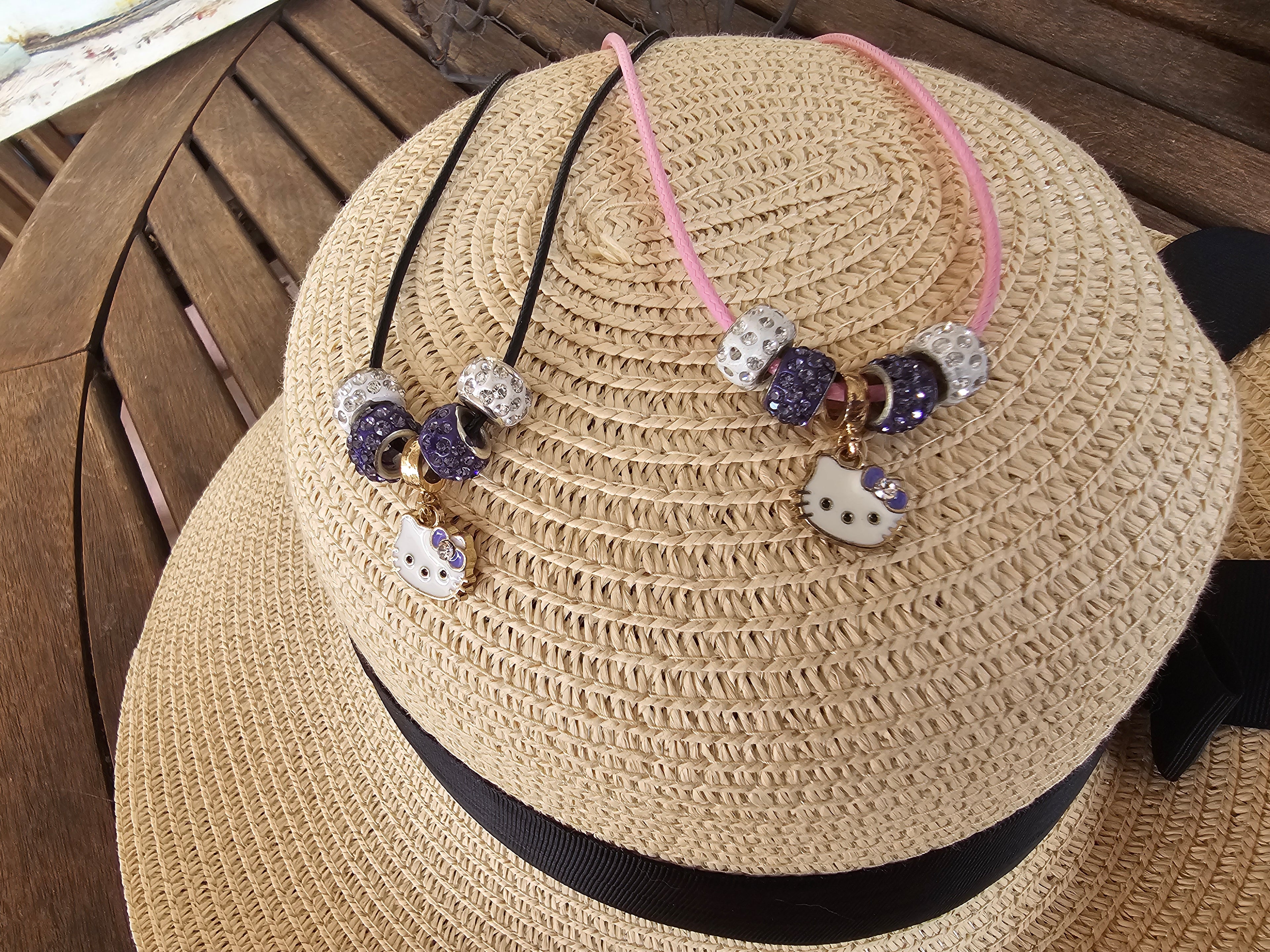 Collar con Dije de Gatita y Charms de Cristal