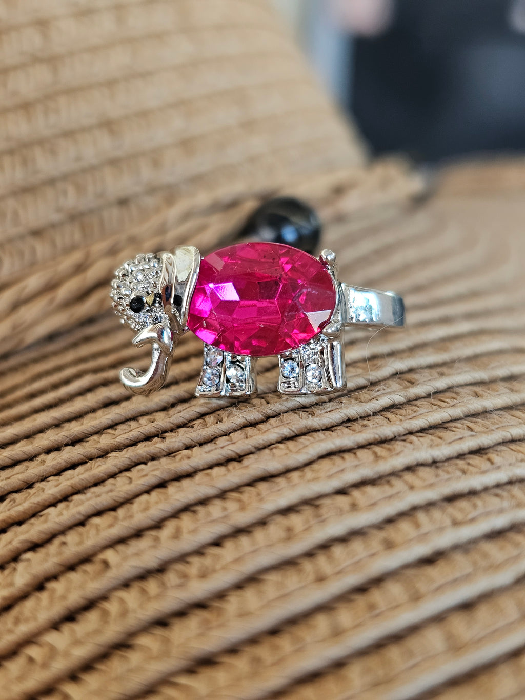 Divertido anillo en forma de elefante