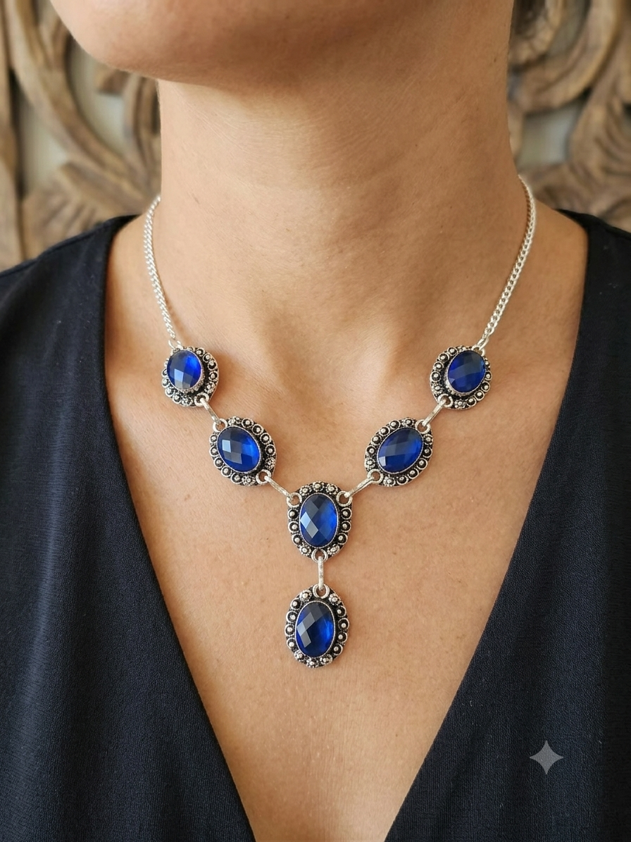 Lindo collar azul para cualquier ocasión