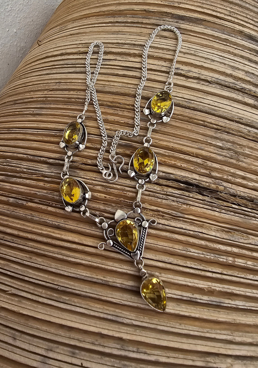 Romántico collar lavalier