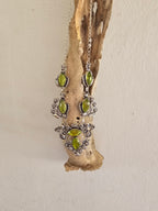 Collar delicado y elegante