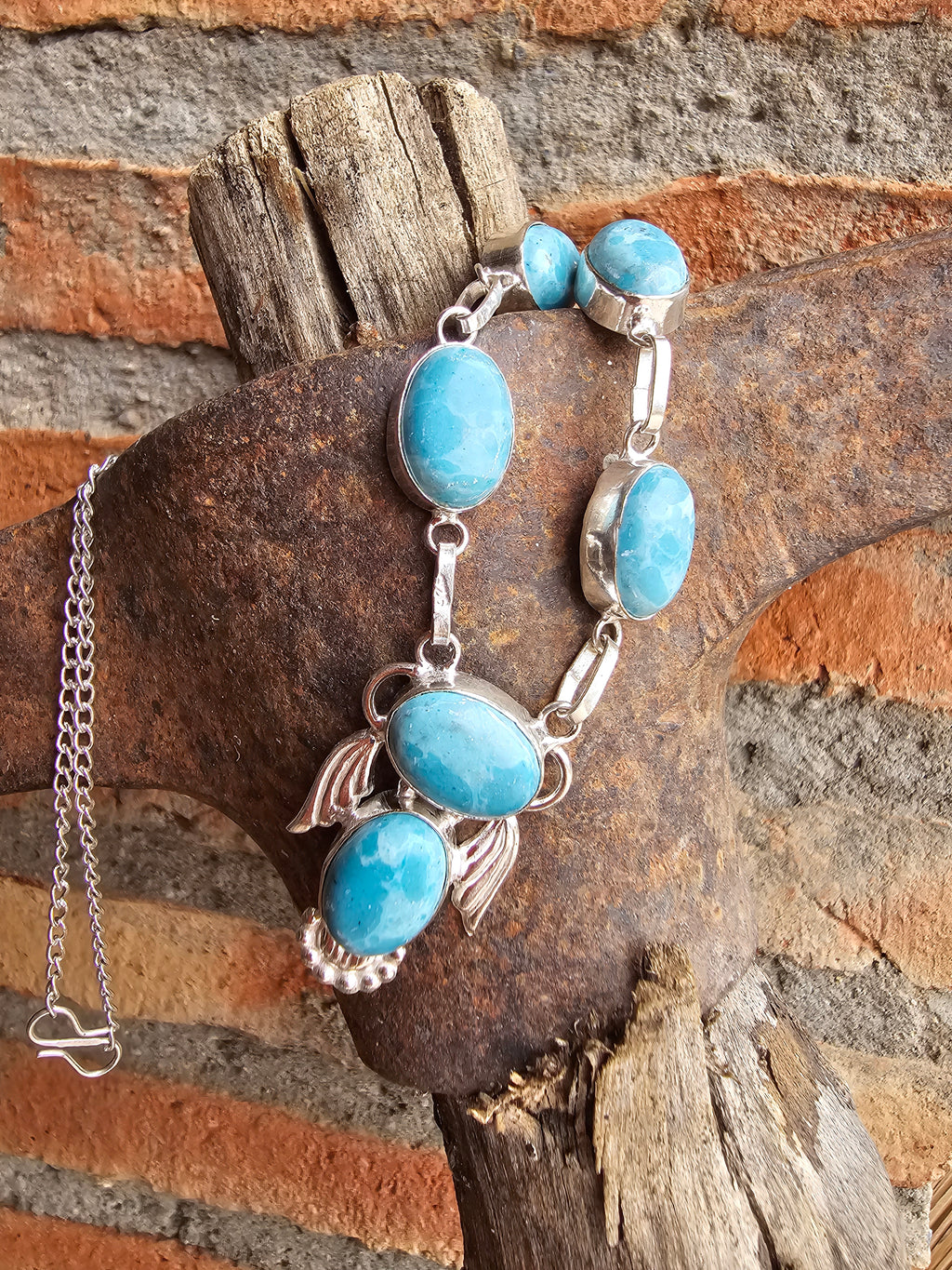 Bonito collar lavalier con alas