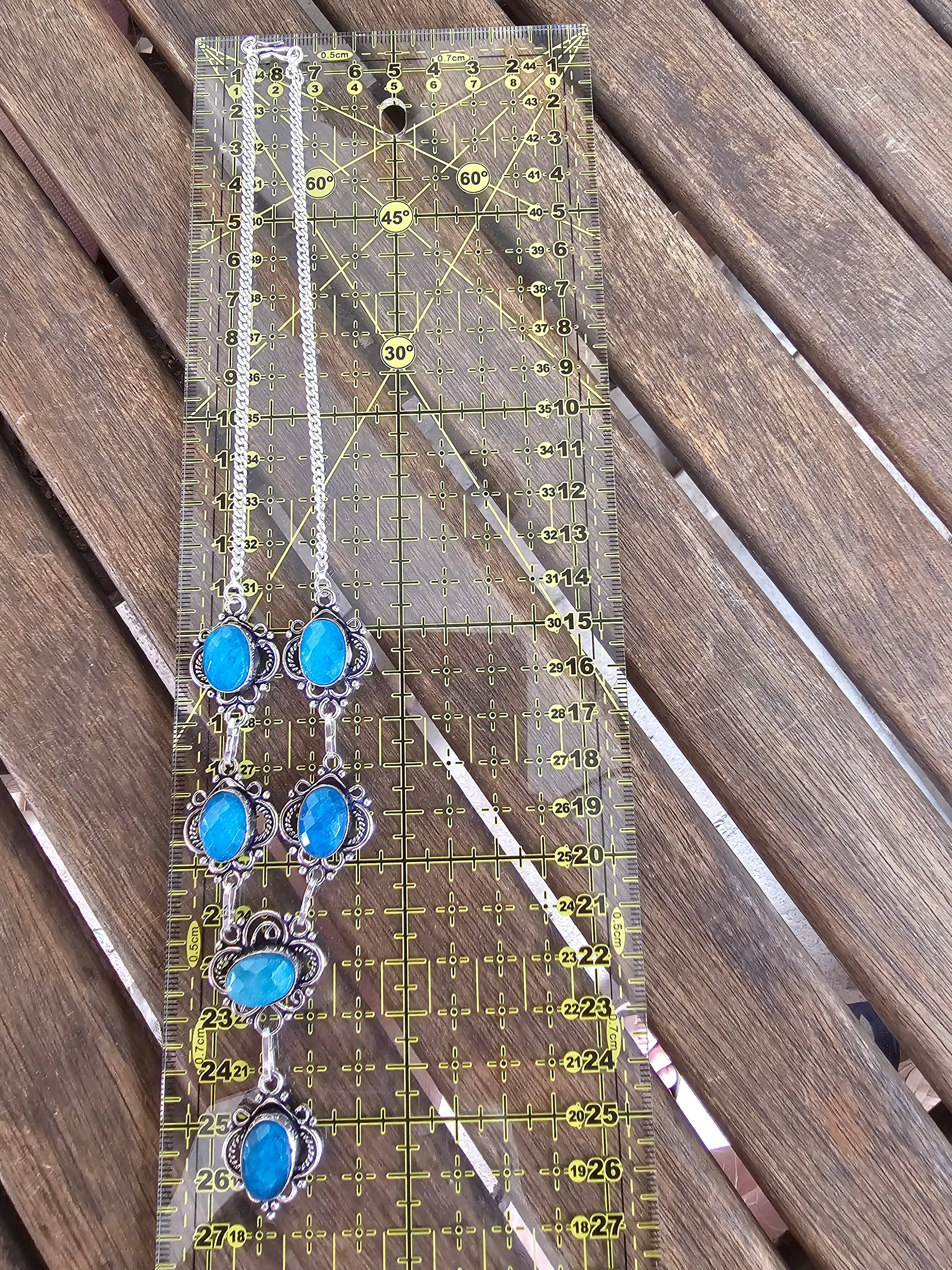 Romántico collar lavalier